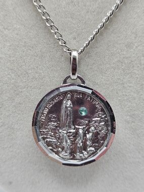 VINTAGE Our Lady of Fatima Apparition Terra Soil Relic Pendant Necklace